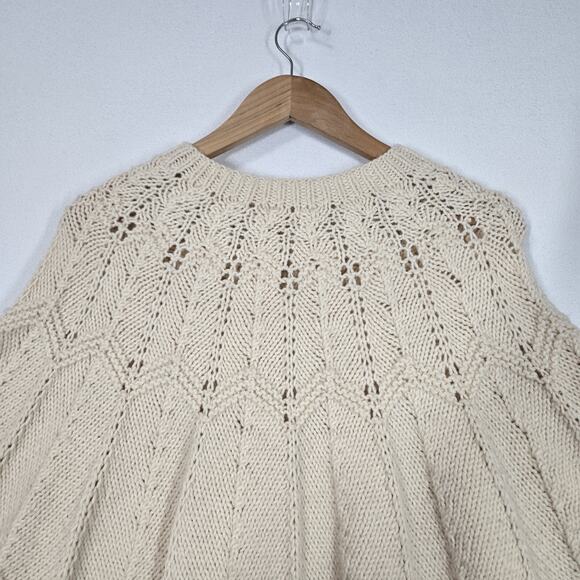 VTG Hand Knitted Cape Poncho Beige Button Front Grandmacore Boho Handmade - Picture 10 of 15
